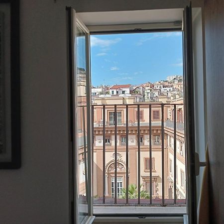 Barbaja Suites In Street Toledo 205 那不勒斯 客房 照片